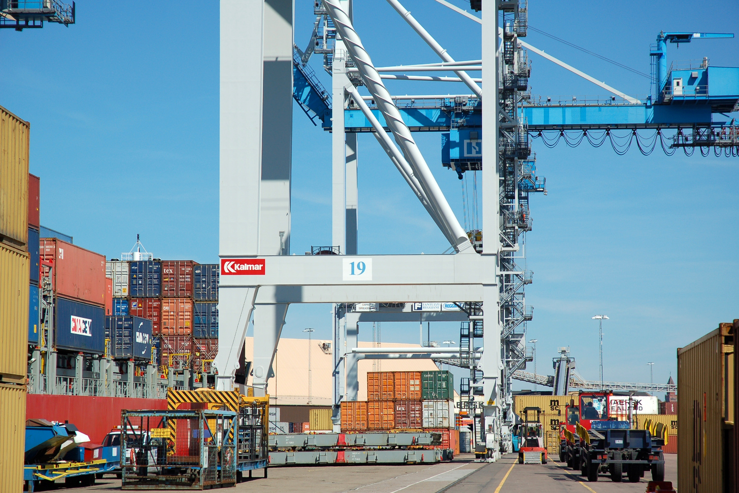 COSCO links Gothenburg and Helsingborg with Rotterdam